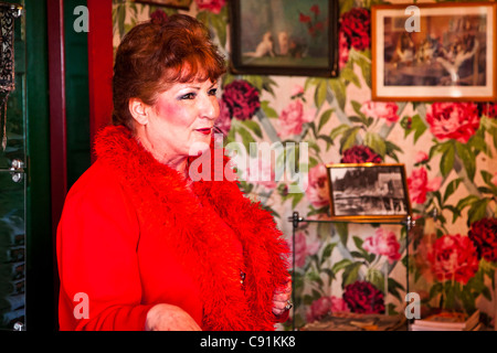 Legenda Signora Dolly a Dolly's House Museum, Creek Street, Ketchikan, a sud-est di Alaska, estate Foto Stock