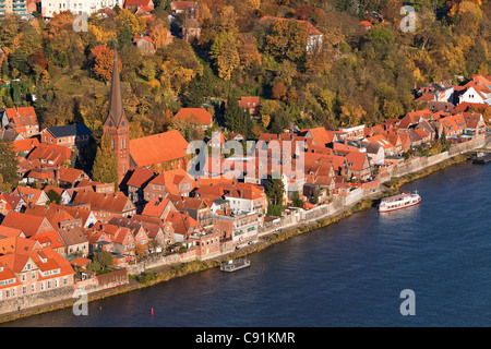 Vista aerea del Lauenburg sulle rive del fiume Elba, Schleswig Holstein, Germania Foto Stock