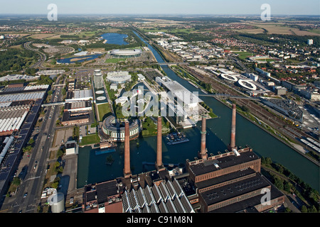 Vista aerea della Power Plant e VW Autostadt Wolfsburg, Bassa Sassonia, Germania Foto Stock