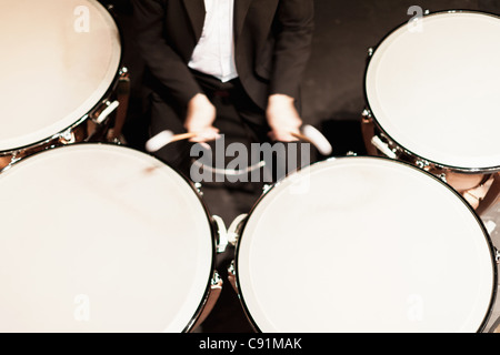 Timpani player in orchestra. Foto Stock