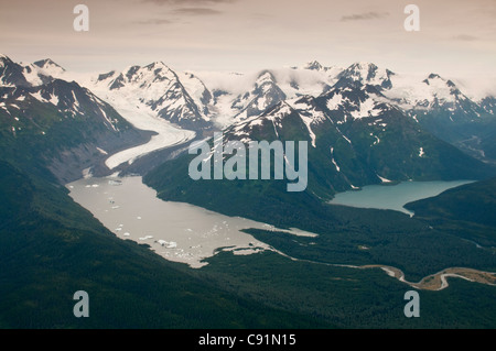 Vista aerea di venti miglia di Glacier e il lago, Chugach National Forest, centromeridionale Alaska, estate Foto Stock