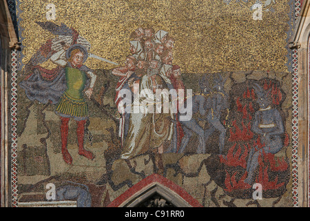 Ultima sentenza. Dettaglio del mosaico medievale presso la facciata a sud di st Vitus Cathedral presso il Castello di Praga, Repubblica Ceca. Foto Stock