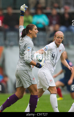 Stati Uniti il portiere speranza solo in azione durante il 2011 FIFA Coppa del Mondo Donne semifinale partita di calcio contro la Francia. Foto Stock