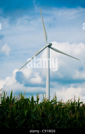 L'energia eolica turbina farm. Una risposta al riscaldamento globale. Foto Stock