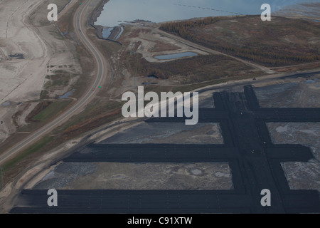 Fort McMurray è nel cuore di tutto il mondo più grande singolo deposito di olio - l'Athabasca Oil Sands e l'olio viene estratto da Foto Stock