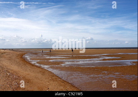 Old Hunstanton è sulla costa di Norfolk e è un molto tradizionale stazione balneare e villaggio. Vi è una vasta distesa di spiaggia. Foto Stock