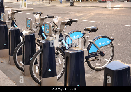 Il sindaco di Londra Boris Johnson ha lanciato di Londra€™s bike sharing nel 2009. Con l'iniziativa per ridurre le emissioni di carbonio Foto Stock