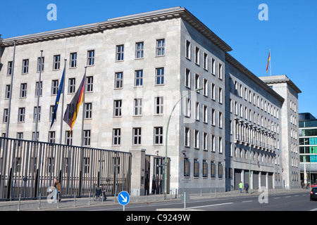Ex Ministero dell'aria edificio, che attualmente il ministero federale delle finanze Building a Berlino ,Germania. Foto Stock