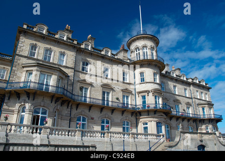 Regno Unito, North Yorkshire, Saltburn fronte mare che mostra la Zetland Hotel, costruito dalla Victorians in 1863 Foto Stock