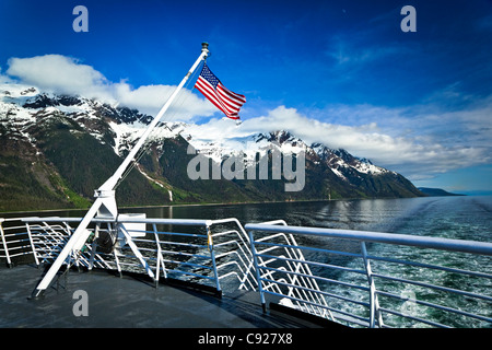 Alaska Marine Highway traghetto a Lynn Canal, all'interno del passaggio, a sud-est di Alaska, molla Foto Stock