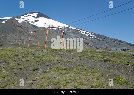 Il Cile, Regione Araucania, impianti di risalita al Vulcano Villarrica, estate Foto Stock