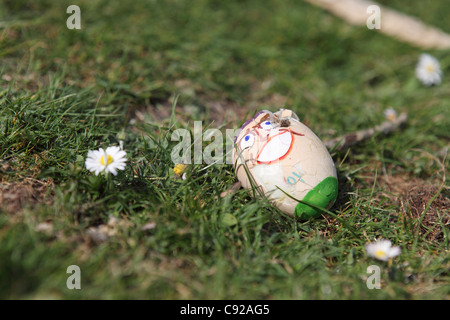 I bizzarri annuale uovo di pasqua Rolling Competition, tenutosi a Pasqua lunedì festivo, Devil's Dyke, West Sussex, in Inghilterra Foto Stock