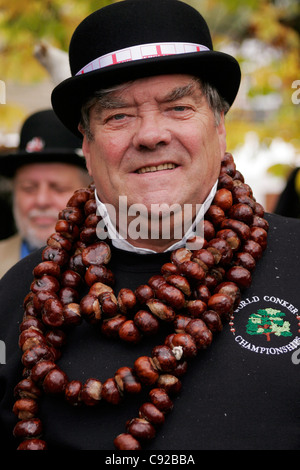 Il bizzarro mondo annuale Conker campionati, svoltasi a New Lodge campi, Polebrook, posteriore Oundle nel Northamptonshire, Inghilterra Foto Stock