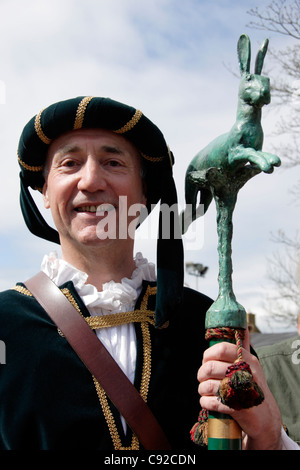 La bottiglia annuale di calci e torta di lepre, Scramble svoltasi il lunedì di Pasqua in Hallaton, Leicestershire, Inghilterra. Foto Stock