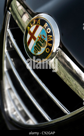 Alfa Romeo 159 griglia e logo Foto Stock