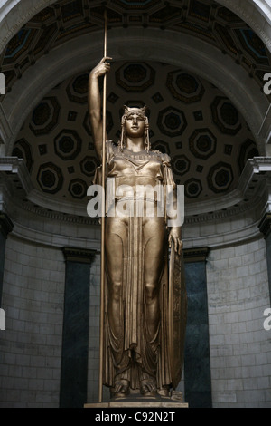 Enorme statua della Repubblica di Angelo Zanelli nella sala principale del Capitol nazionale a l'Avana, Cuba. Foto Stock