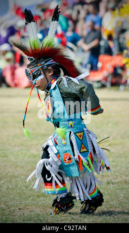 Scottsdale, Arizona - partecipante all'inter-tribal Montagna Rossa Eagle Powwow tenutosi presso la Pima-Maricopa comunità indiana. Foto Stock