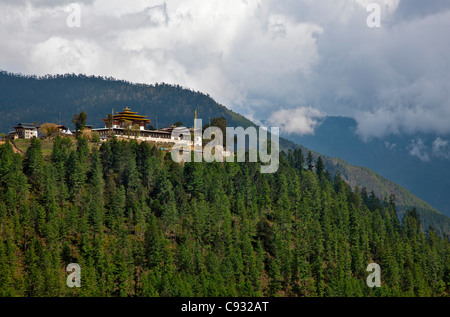 Il Gangte Goemba monastero fu fondato nel 1613 alla testa della valle di Phobjikha. Foto Stock