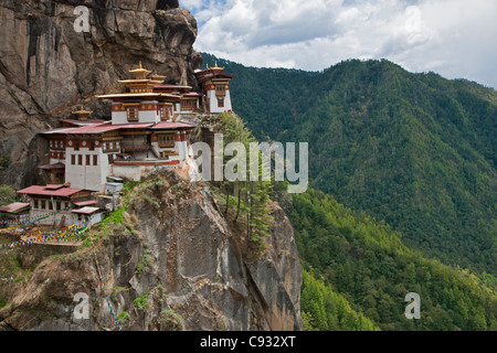 Taktshang Goemba, tigri nido, è Bhutans più famoso monastero. Foto Stock