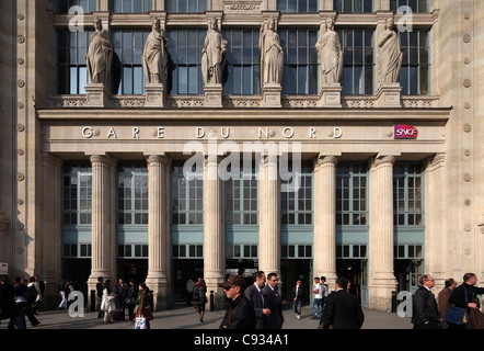 Ingresso principale della stazione Gare du Nord (Stazione Ferroviaria Nord) a Parigi, casa dei treni Eurostar andando a Londra. Foto Stock