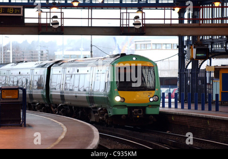 La nuova 171 Turbostar Diesel con il treno alla stazione di Brighton questa mattina come si inizia a sud di ultima Brighton a Ashford service Foto Stock