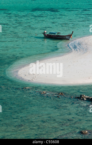 La famosa striscia bianca di sabbia su Ko Lipe,Thailandia Foto Stock