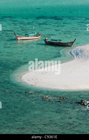 La famosa striscia bianca di sabbia su Ko Lipe,Thailandia Foto Stock