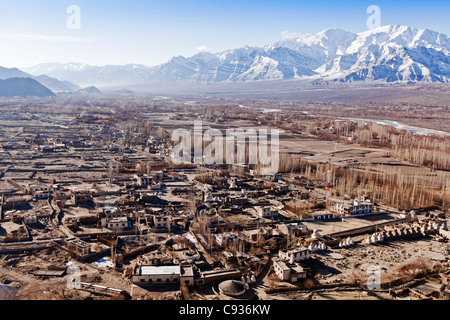 India, Ladakh, Thiksey. Vista della valle del Indus dal monastero di Thiksey. Foto Stock