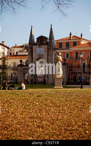 L'Italia, Veneto, Vicenza, Europa occidentale; uno dei parchi della città vecchia Foto Stock