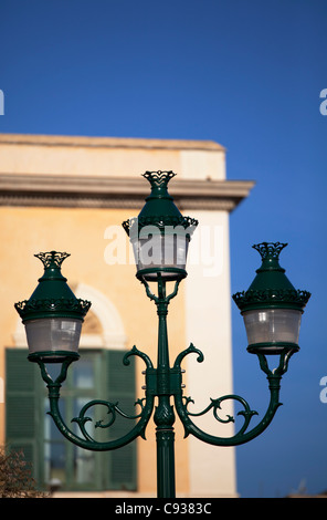 Sicilia, Italia, Europa occidentale; lampada posta in Trapani il nucleo storico Foto Stock