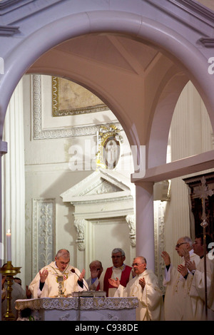 Sicilia, Italia, Europa occidentale; la settimana santa cerimonia religiosa presso la Cattedrale di Trapani Foto Stock