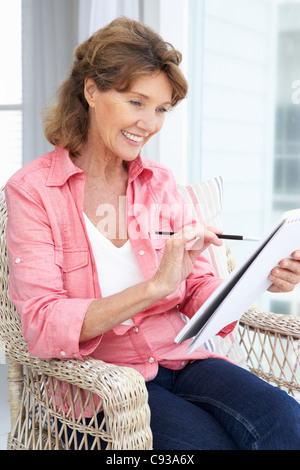 Senior schizzo di donna Foto Stock