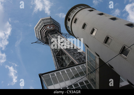 La torre Tsutenkaku in Osaka Shinsekai del distretto. Giappone Foto Stock