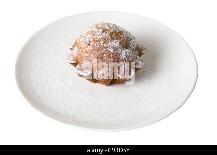 Torta a piastra su sfondo bianco. Foto Stock