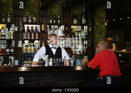 Il bar dell' Hotel Ambos Mundos nel centro storico di La Habana, Cuba. Foto Stock