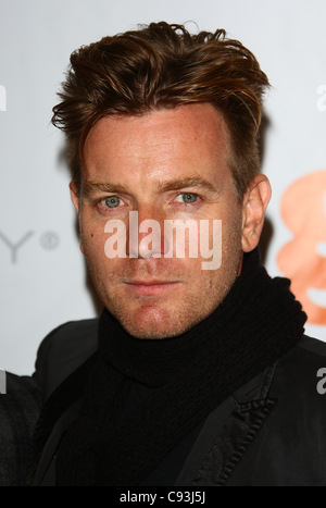 EWAN MCGREGOR 4TH Annuale GO GO DI GALA PER WEST HOLLYWOOD Los Angeles California USA 10 Novembre 2011 Foto Stock