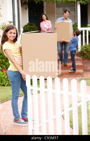 Famiglia in movimento nella nuova casa Foto Stock