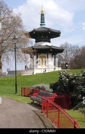 Pagoda della Pace Battersea Park London Primavera 2010 Foto Stock