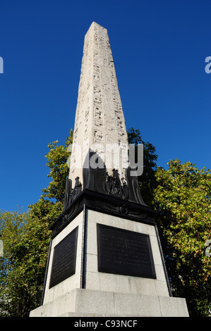 Cleopatra Needle, antico obelisco egiziano, Victoria Embankment, London, England, Regno Unito Foto Stock