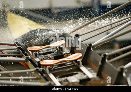 Dettaglio di un canotto scull essendo lavato. Foto Stock