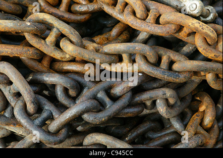 Catene, Catene arrugginite, catena collegati Foto Stock