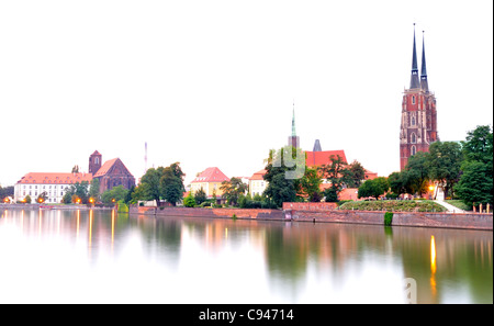 Ostrow Tumski isola sul fiume Oder con la cattedrale di Wroclaw, Polonia Foto Stock