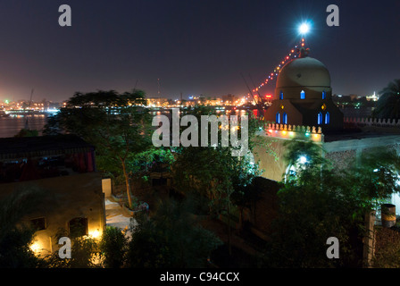 La moschea di poco da notte - Luxor West Bank, Alto Egitto Foto Stock