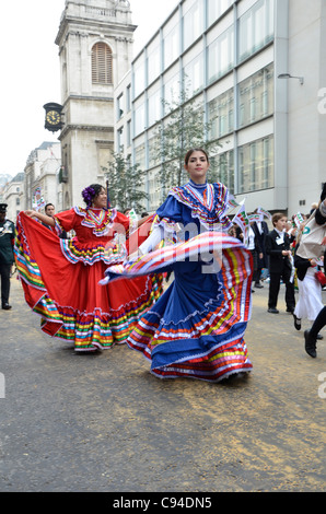 Ballerino messicano a Londra Lord Mayor Show 2011 Foto Stock