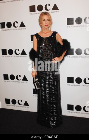 Rachel Zoe presso gli arrivi di MOCA di gala annuale, MOCA Grand Avenue, Los Angeles, CA Novembre 12, 2011. Foto di: Elizabeth Goodenough/Everett Collection Foto Stock