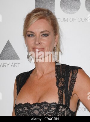 Eileen Davidson presso gli arrivi di MOCA di gala annuale, MOCA Grand Avenue, Los Angeles, CA Novembre 12, 2011. Foto di: Elizabeth Goodenough/Everett Collection Foto Stock