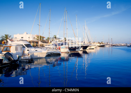 Formentera marina port con yachts in Isole Baleari Foto Stock