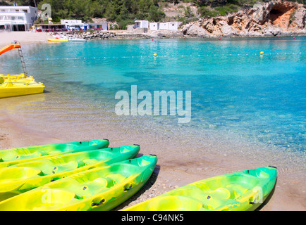 Porto di Ibiza de San Miquel San Miguel spiaggia con acqua turchese Foto Stock