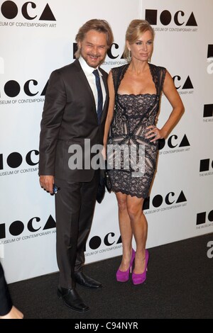 Eileen Davidson, Stephen Nichols presso gli arrivi per 2011 MOCA gala annuale di un artista della vita MANIFESTO, MOCA Grand Avenue, Los Angeles, CA Novembre 12, 2011. Foto di: Emiley Schweich/Everett Collection Foto Stock