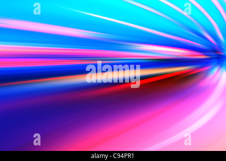 Velocità di accelerazione moto sulla strada di notte Foto Stock